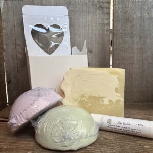 https://ucan-cannabis.ca/wp-content/uploads/2024/04/noninfused-large-gift-box2-300x300.jpeg